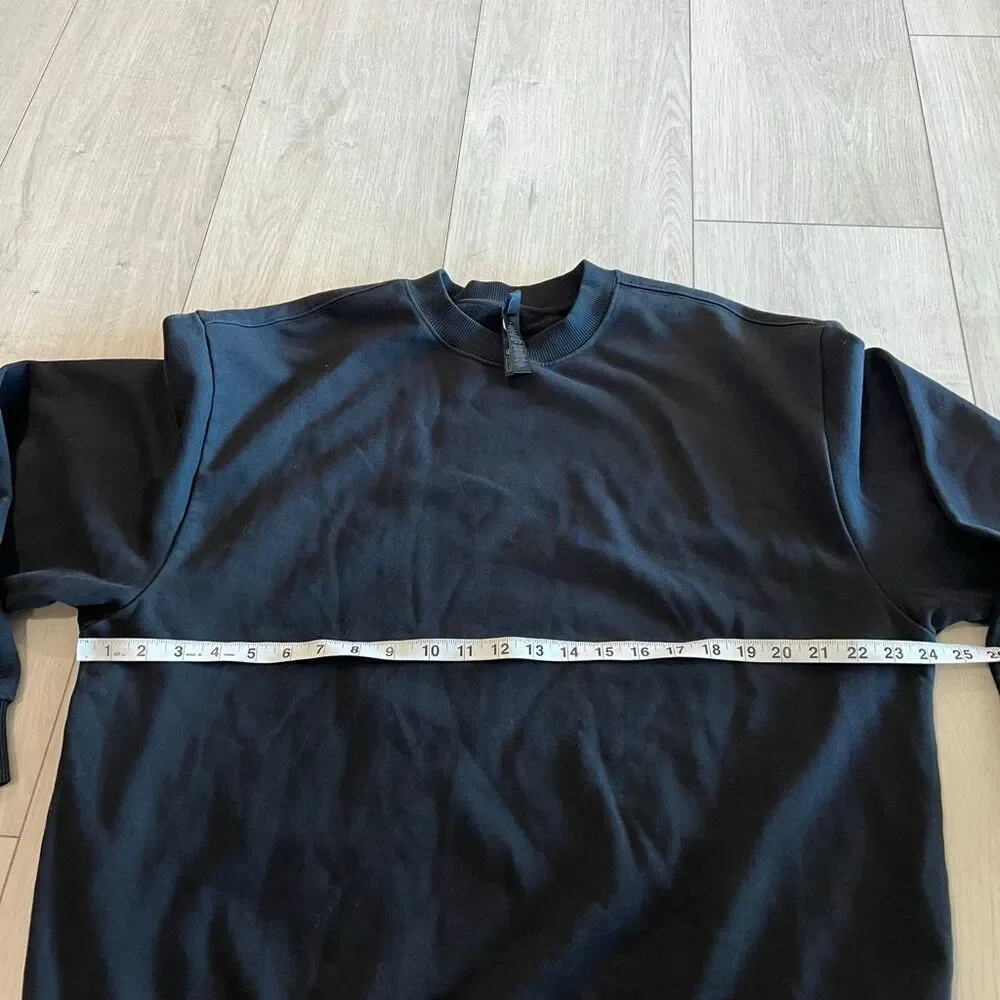Skims women’s black sweater size M